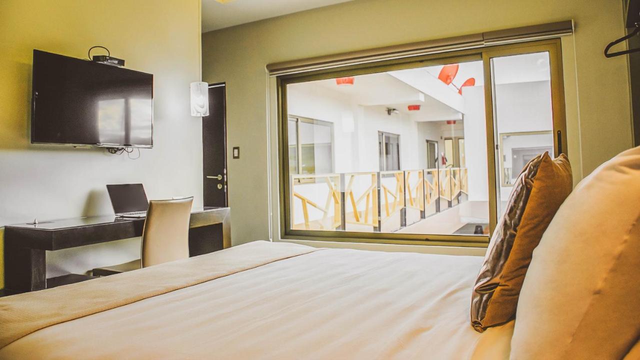 Remfort Hotel Санта Ана Екстериор снимка