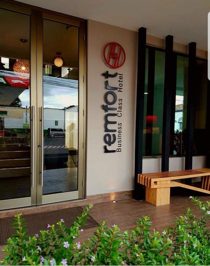 Remfort Hotel Санта Ана Екстериор снимка
